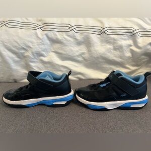 Nike kids Jordan Stay Loyal 3 flight sneaker/ Velcro closure/excellent condition